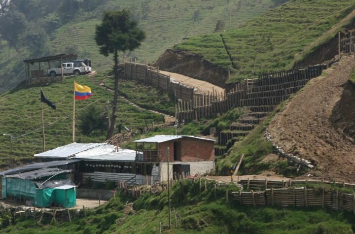 Resultado de imagen para MINERIA RESISTENCIAS EN CAJAMARCA - COLOMBIA